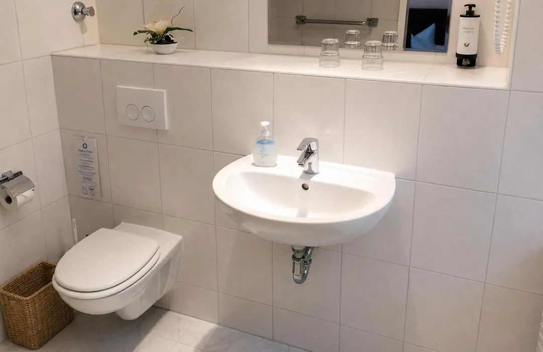 Hotel Seifert Berlin Am Kurfuerstendamm-1