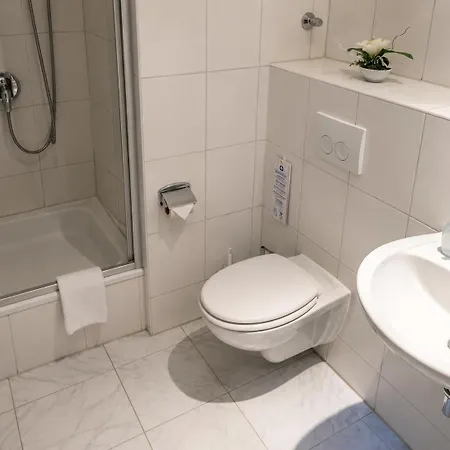 Hotel Seifert Berlin Am Kurfuerstendamm-2